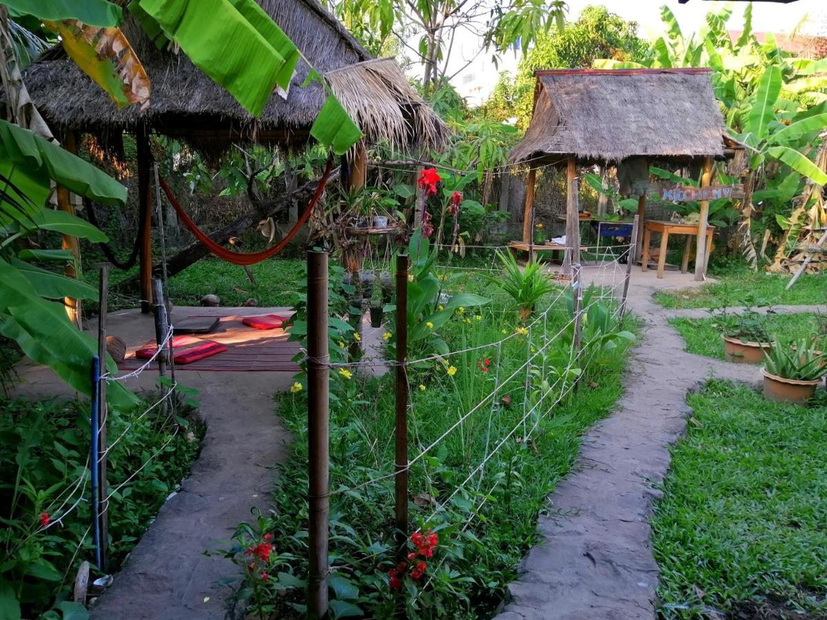 Tortuga Guesthouse Kampot Ngoại thất bức ảnh
